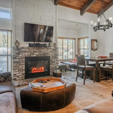 Canyon Slopeside Retreat